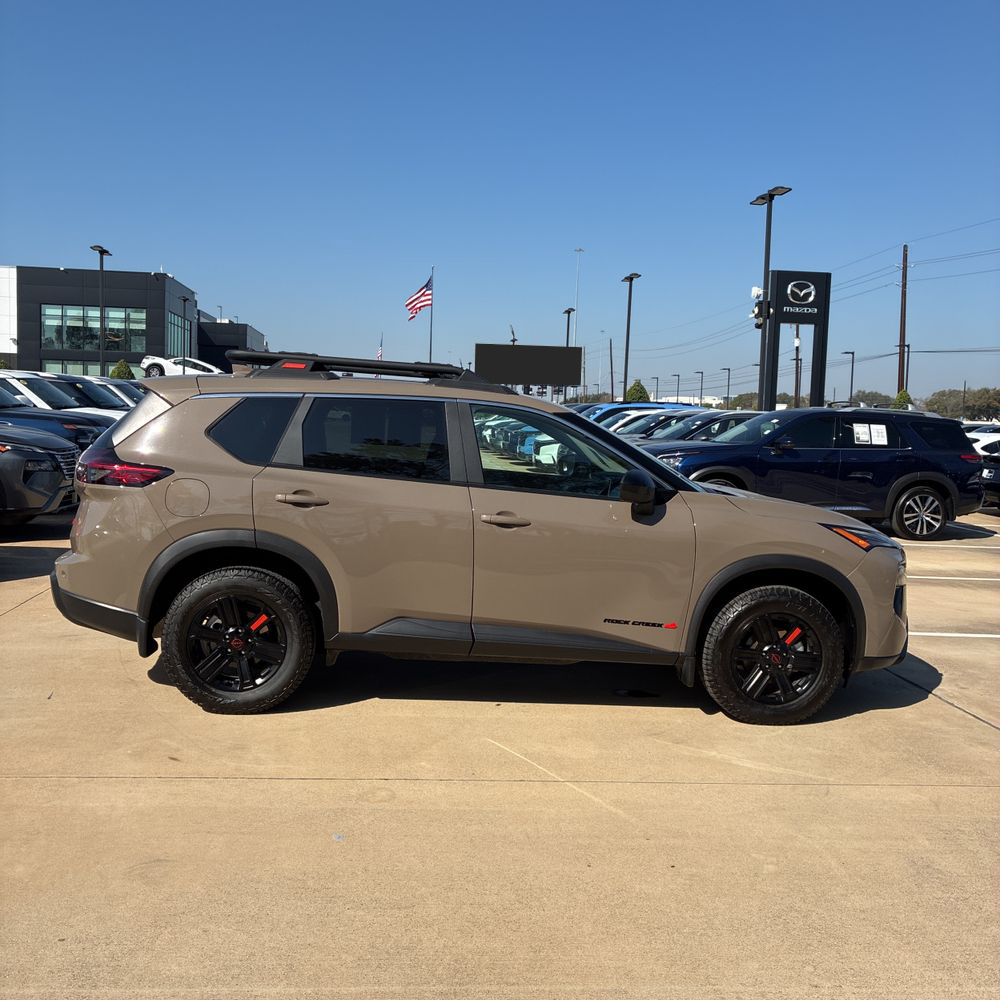 2025 Nissan Rogue - Image 37
