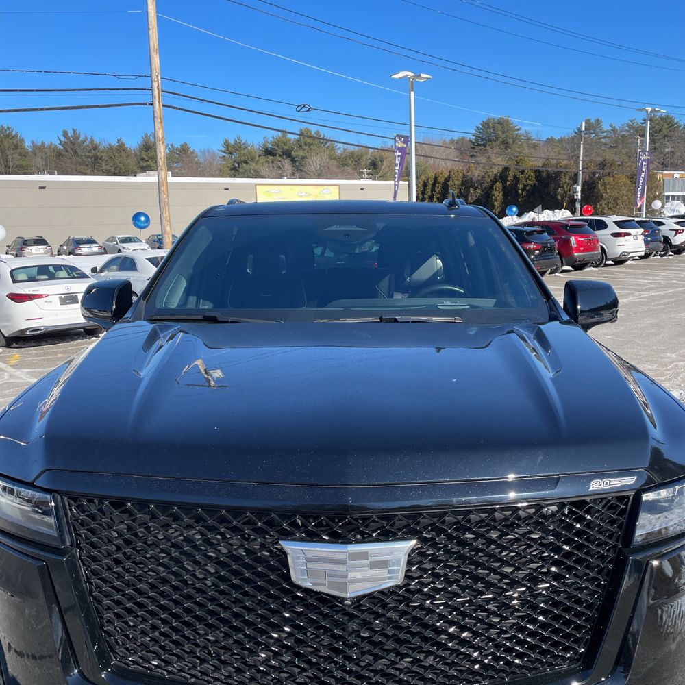 2024 Cadillac Escalade-V ESV - Image 11