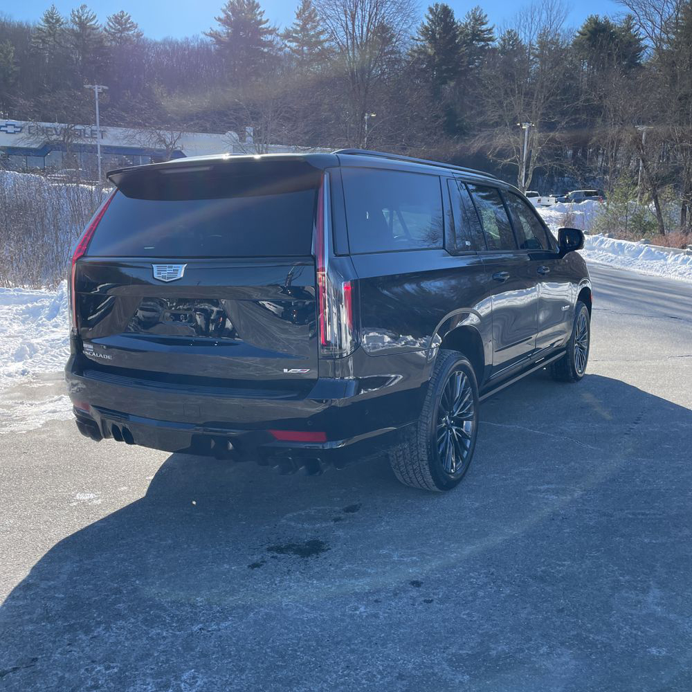 2024 Cadillac Escalade-V ESV - Image 16