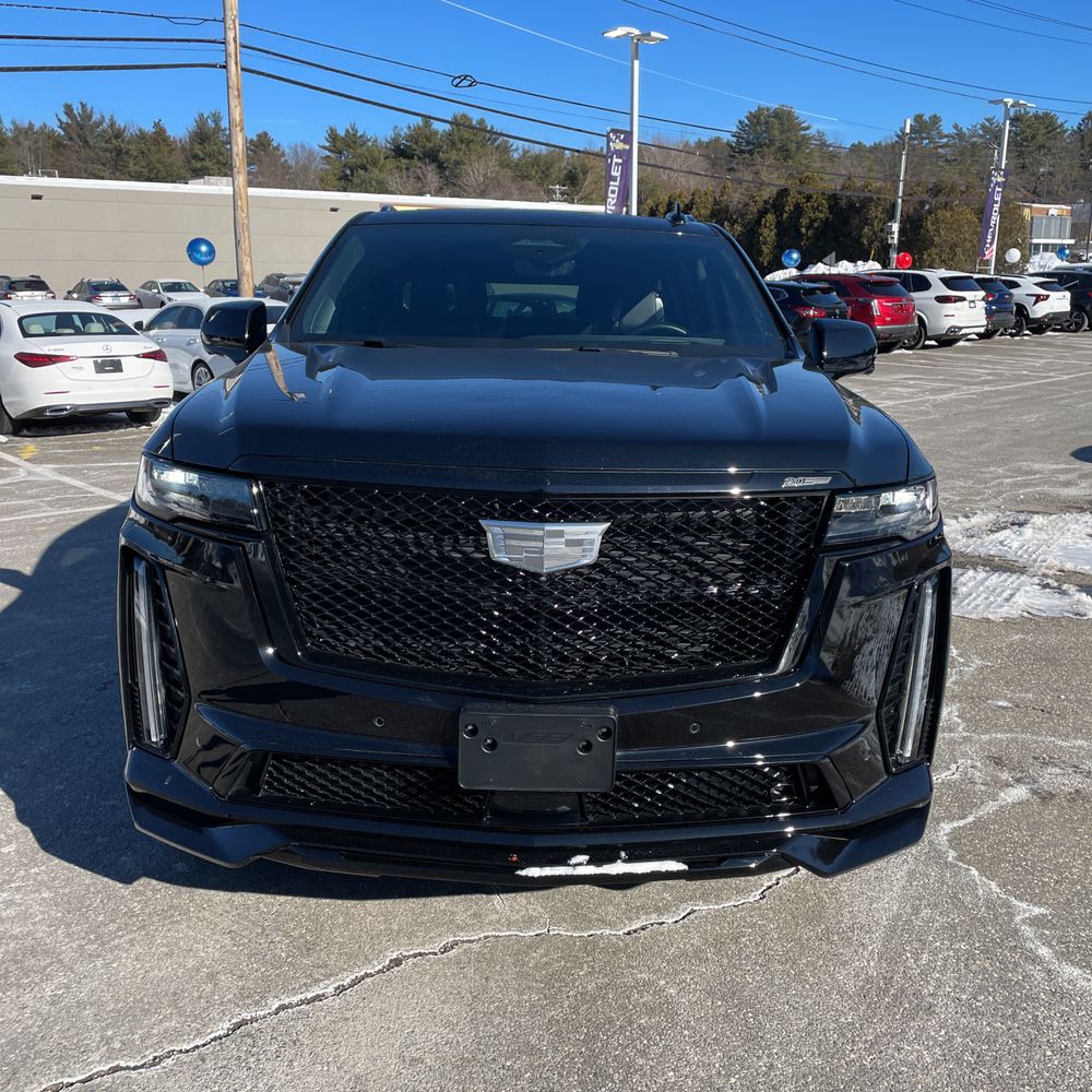 2024 Cadillac Escalade-V ESV - Image 17