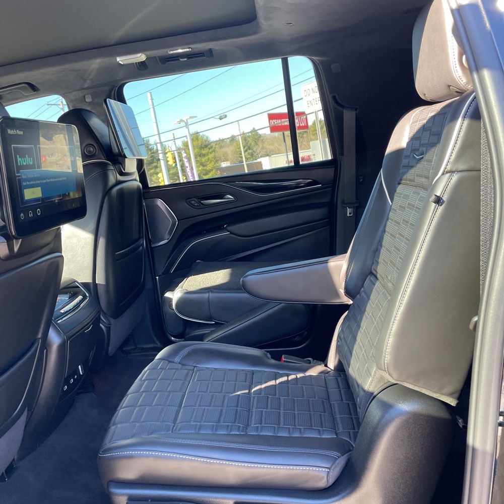 2024 Cadillac Escalade-V ESV - Image 29