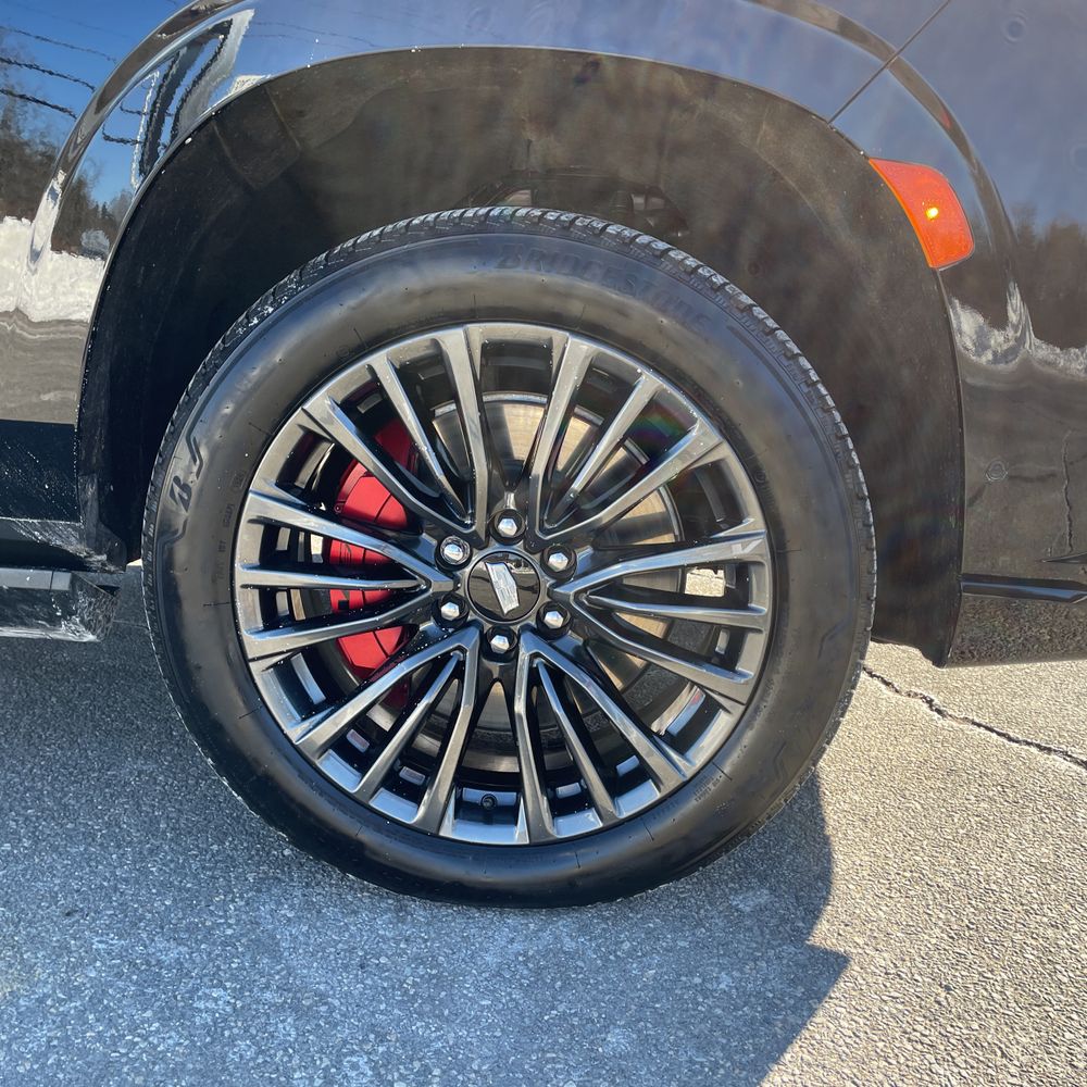 2024 Cadillac Escalade-V ESV - Image 33