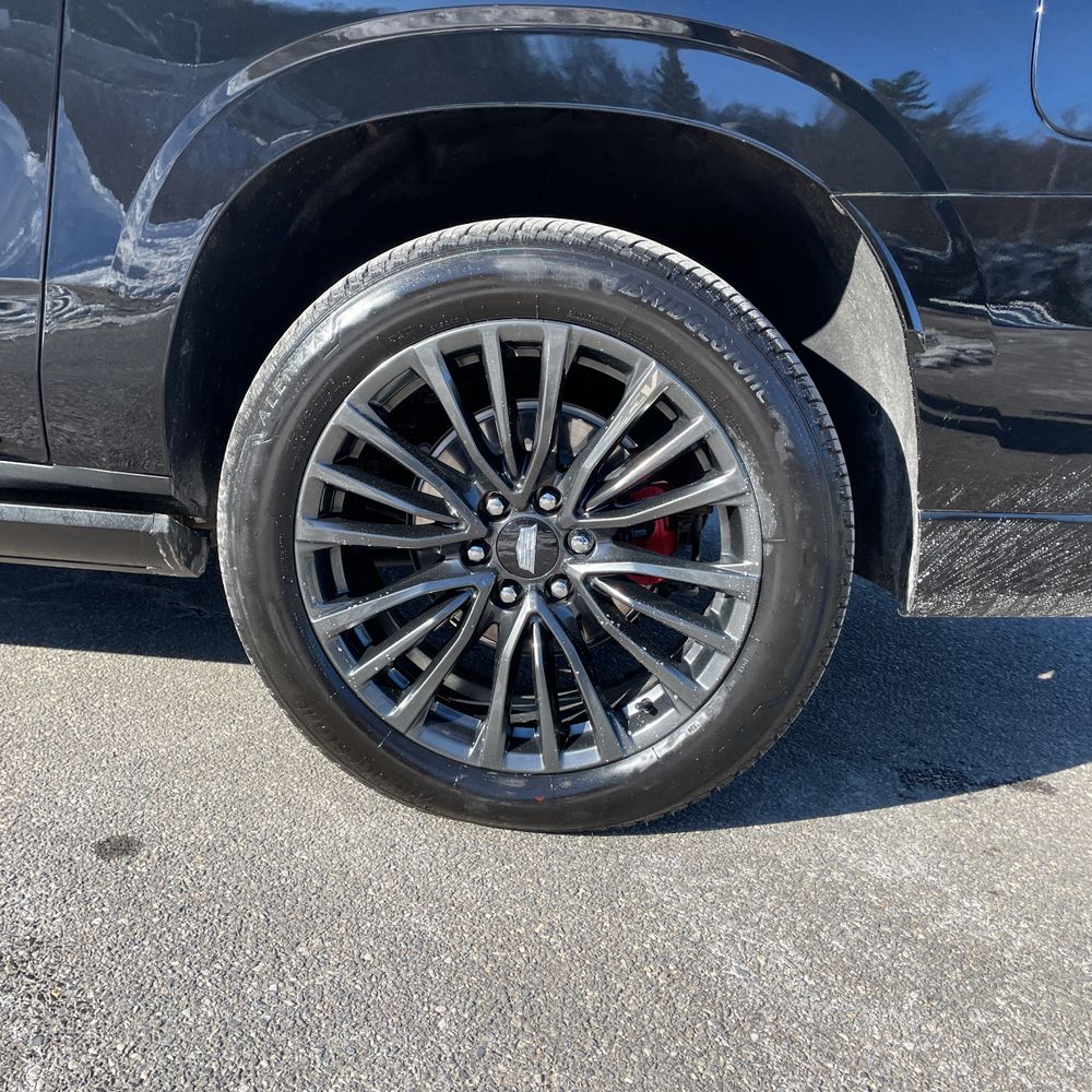 2024 Cadillac Escalade-V ESV - Image 35