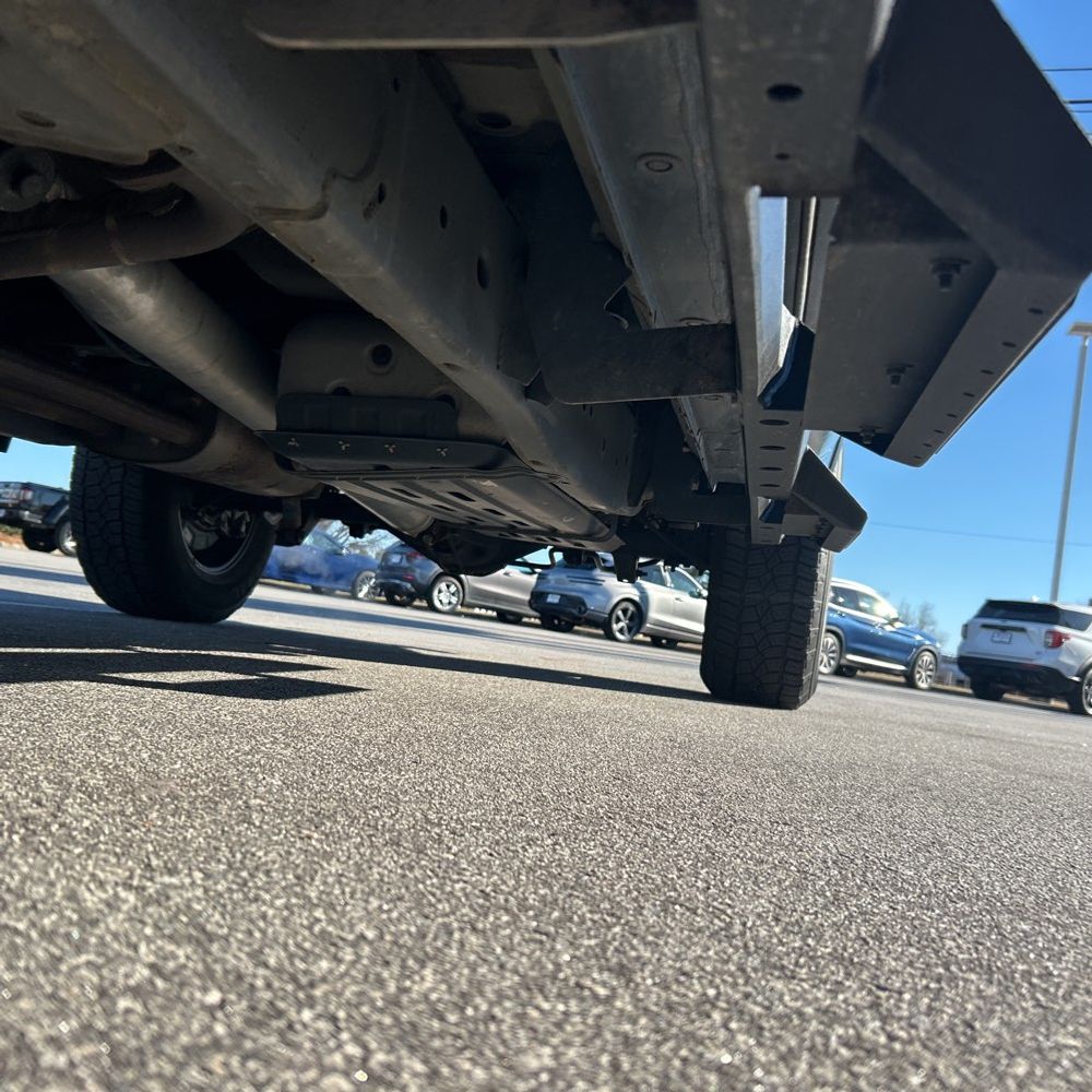 2021 Nissan Titan - Image 13