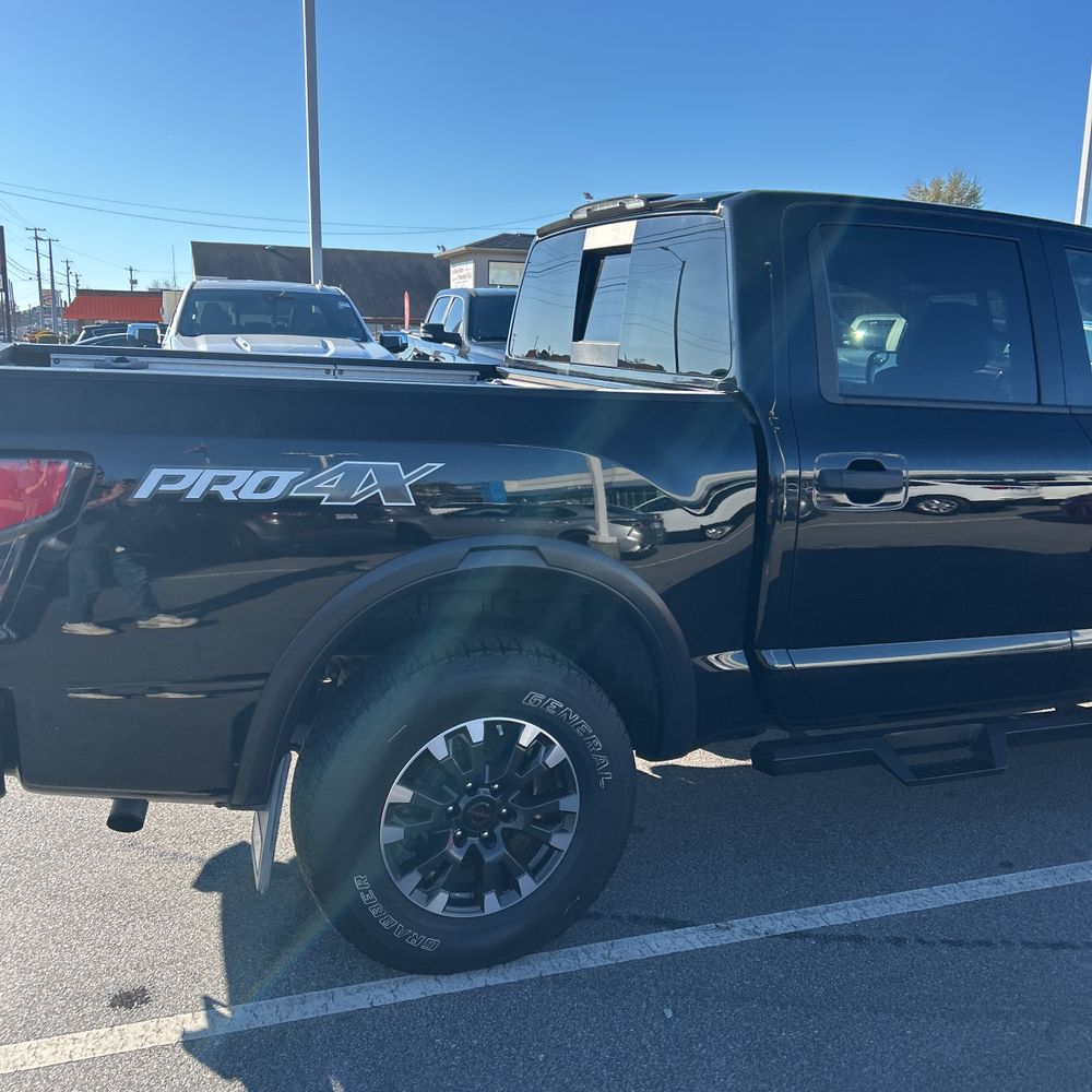 2021 Nissan Titan - Image 26
