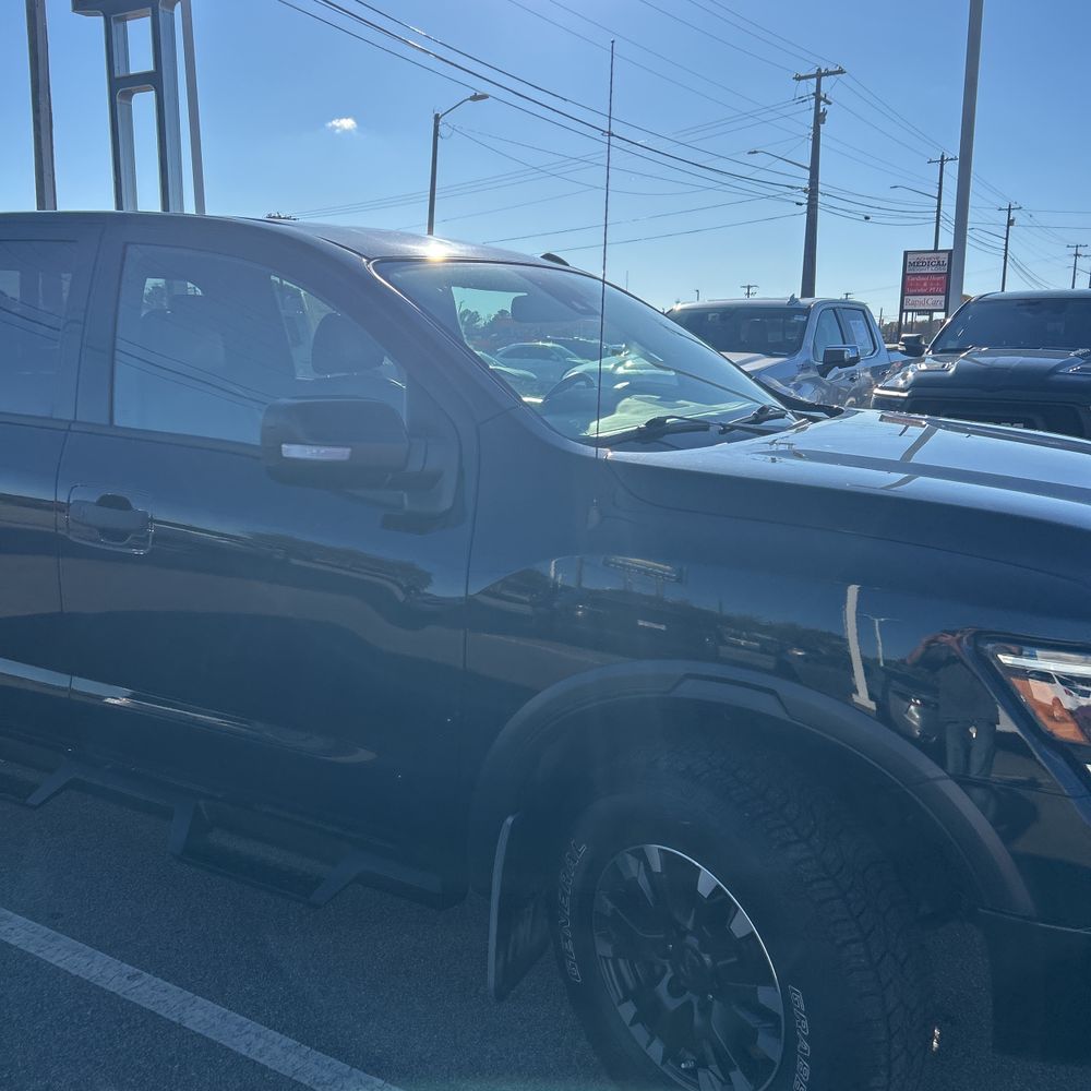 2021 Nissan Titan - Image 30