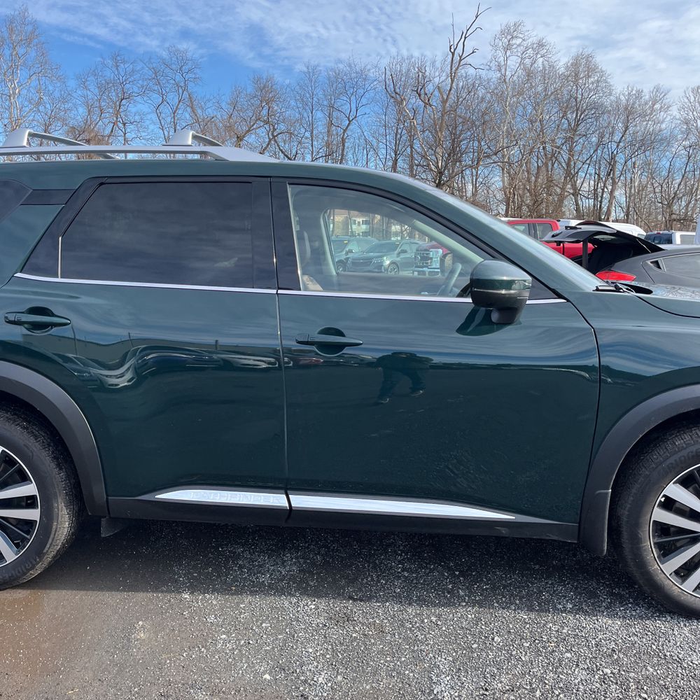 2025 Nissan Pathfinder - Image 27