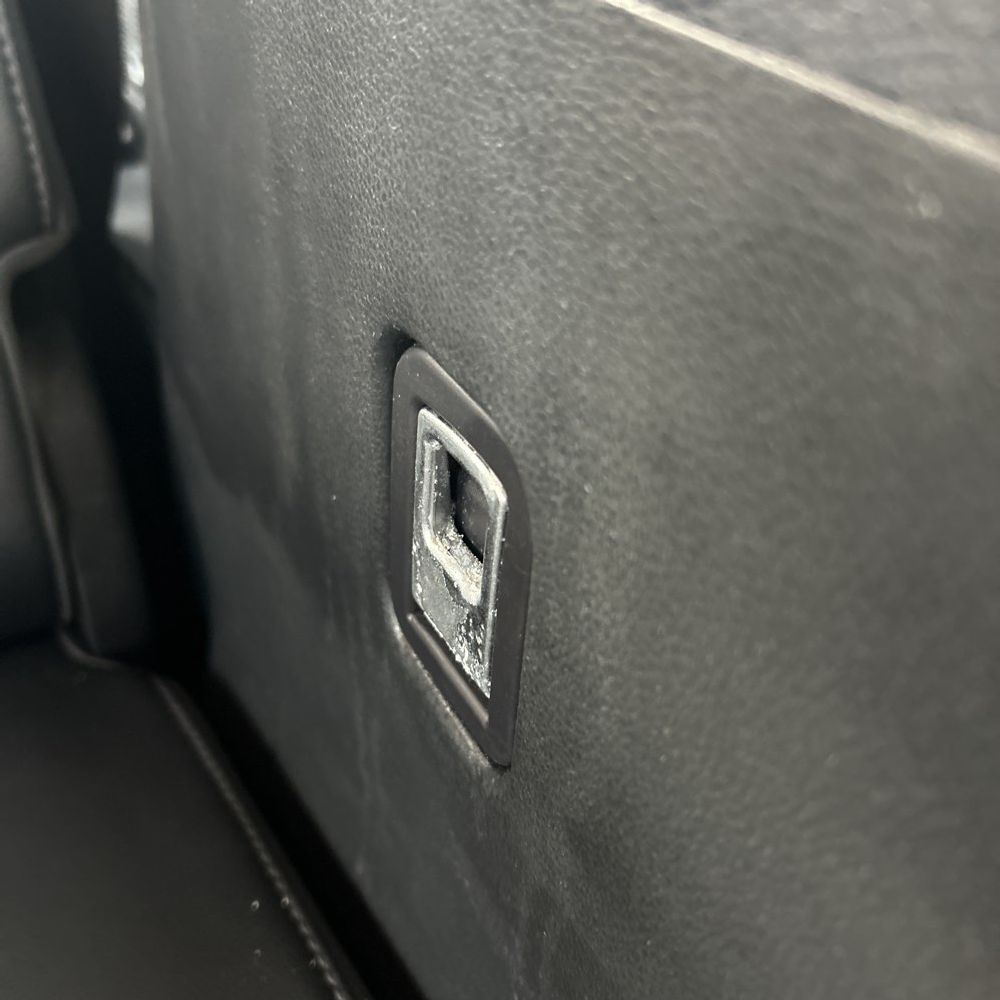 2021 Toyota Highlander Hybrid - Image 4