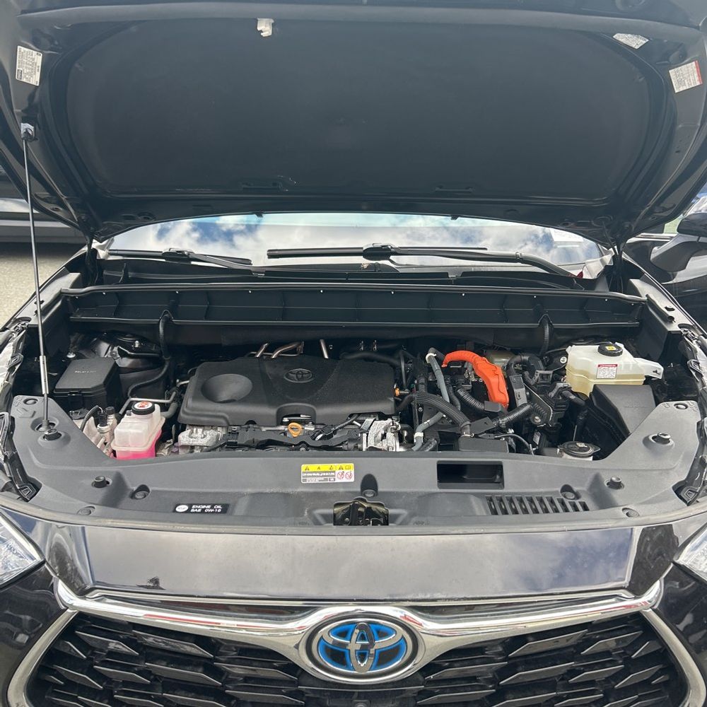 2021 Toyota Highlander Hybrid - Image 6