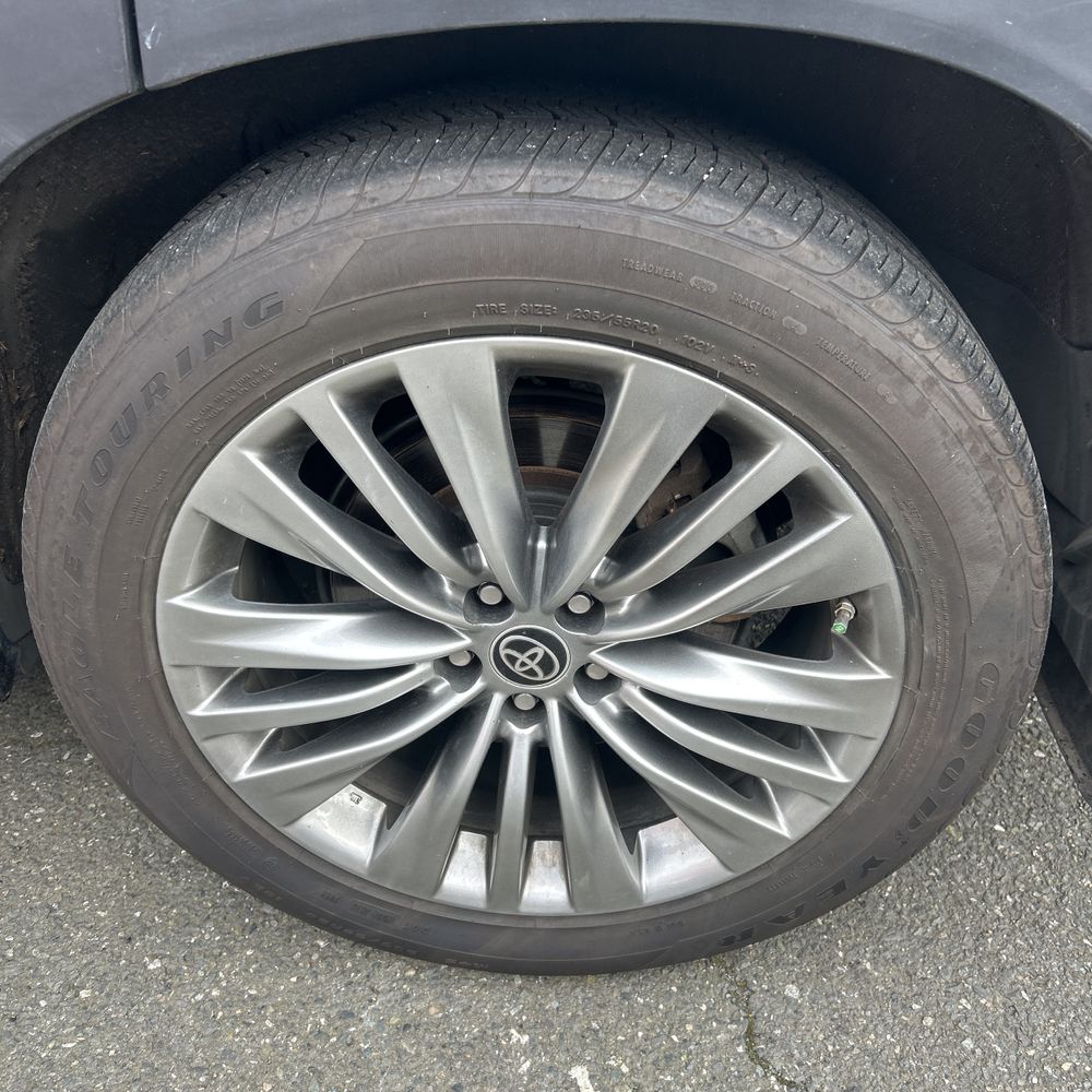 2021 Toyota Highlander Hybrid - Image 7