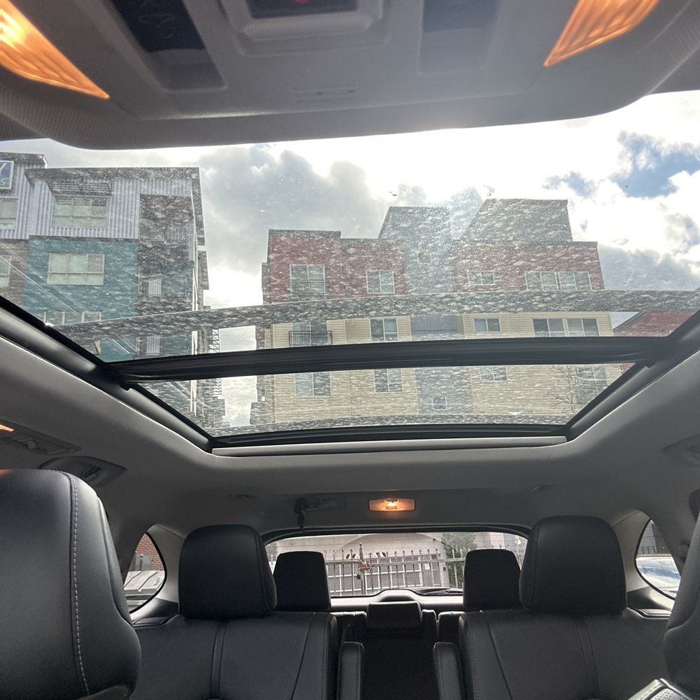 2021 Toyota Highlander Hybrid - Image 12