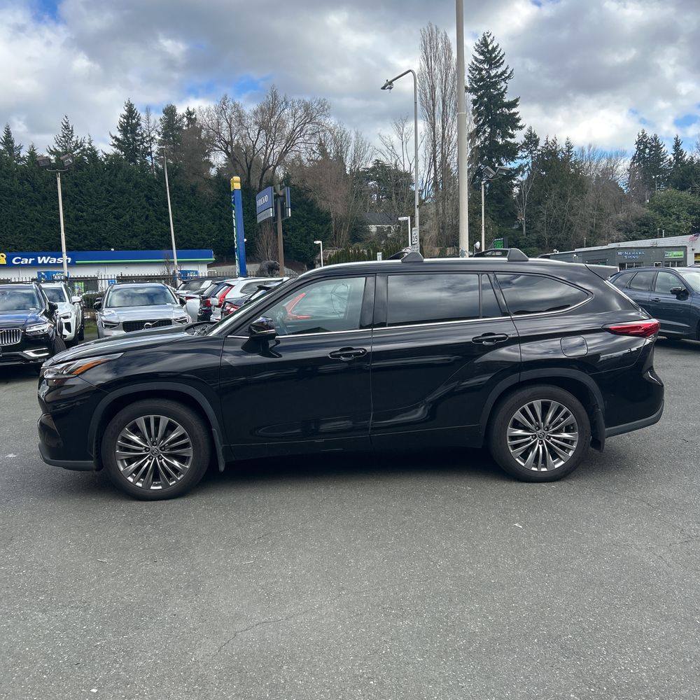 2021 Toyota Highlander Hybrid - Image 18