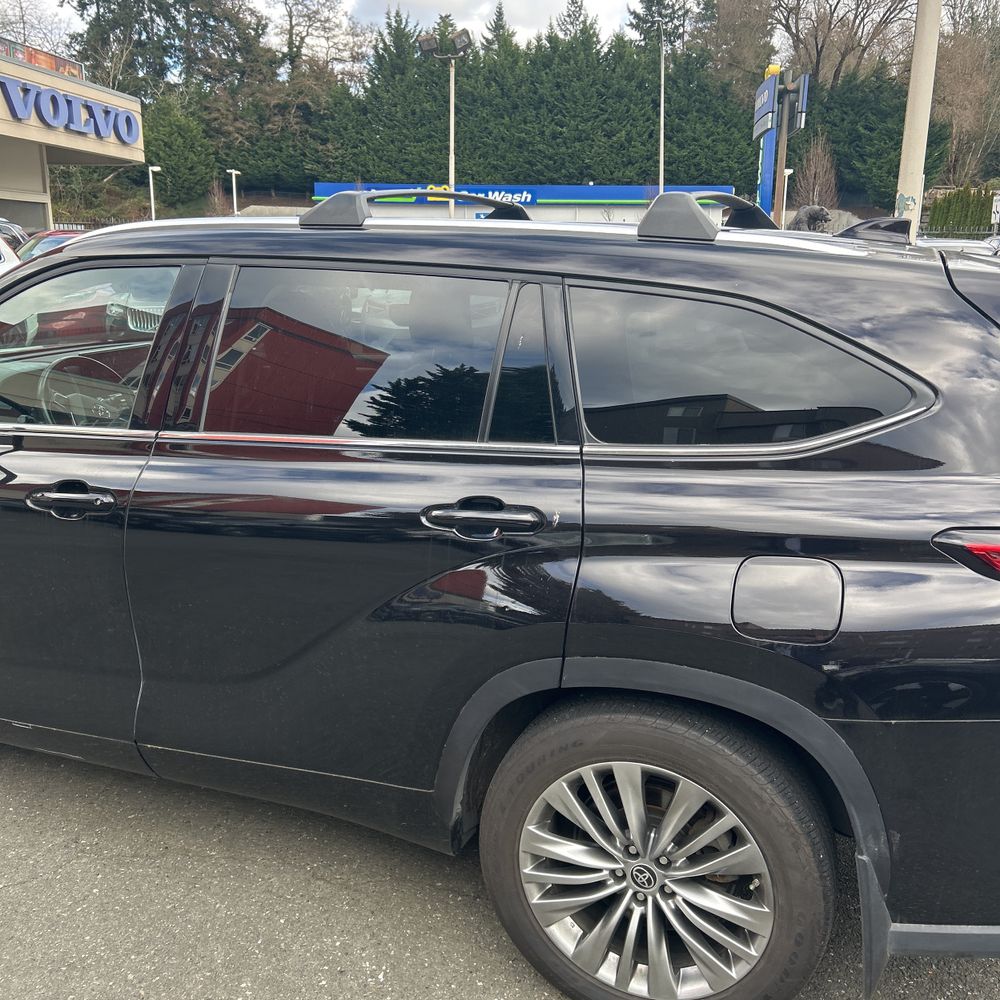 2021 Toyota Highlander Hybrid - Image 19