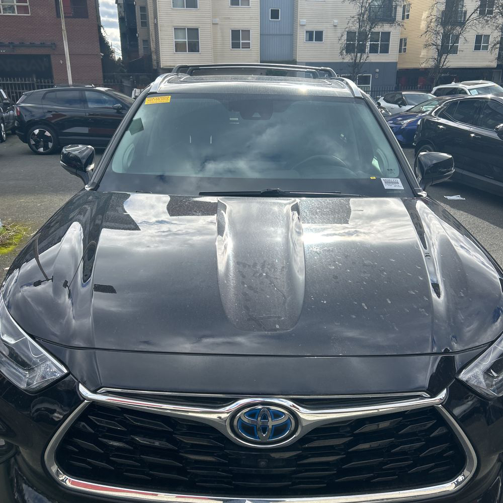 2021 Toyota Highlander Hybrid - Image 21