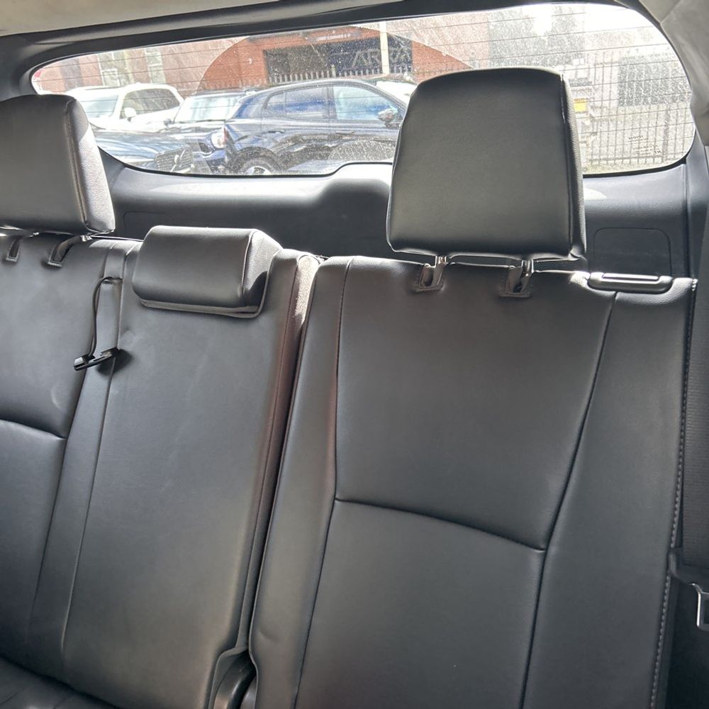 2021 Toyota Highlander Hybrid - Image 25