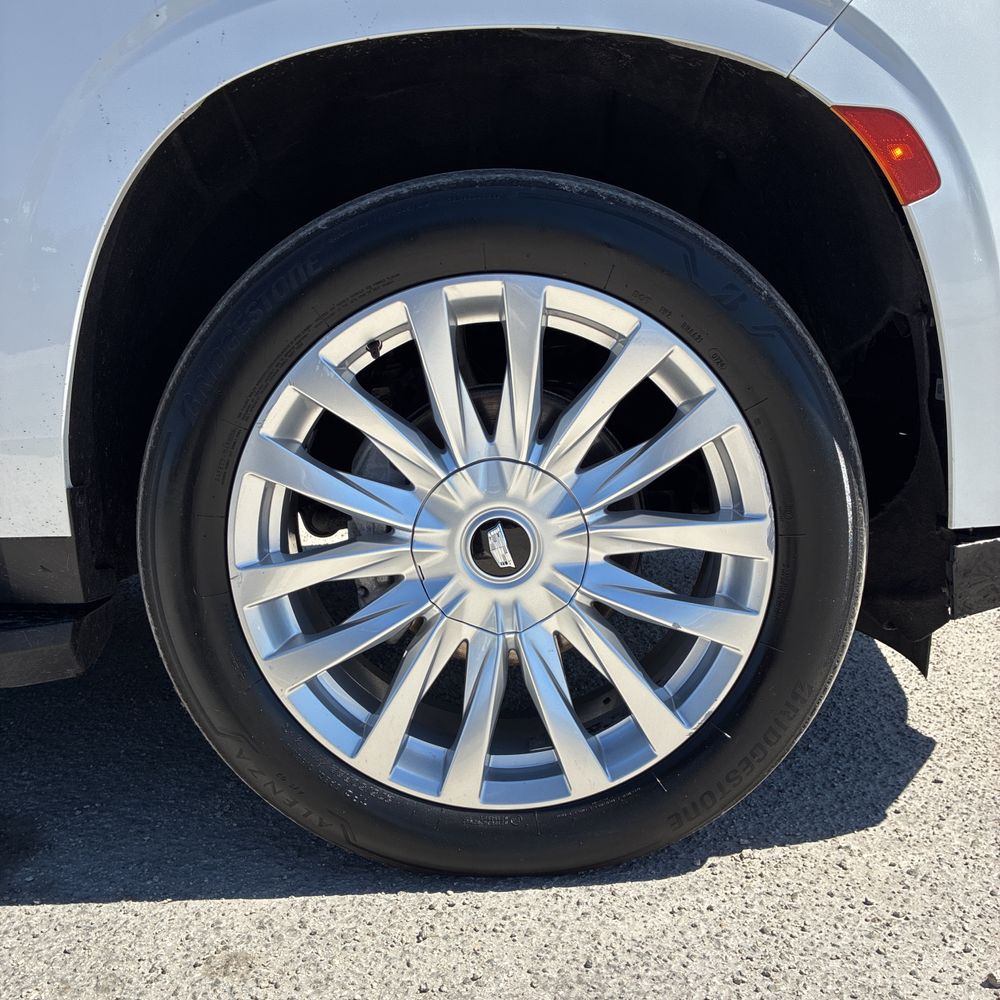 2022 Cadillac Escalade ESV - Image 6