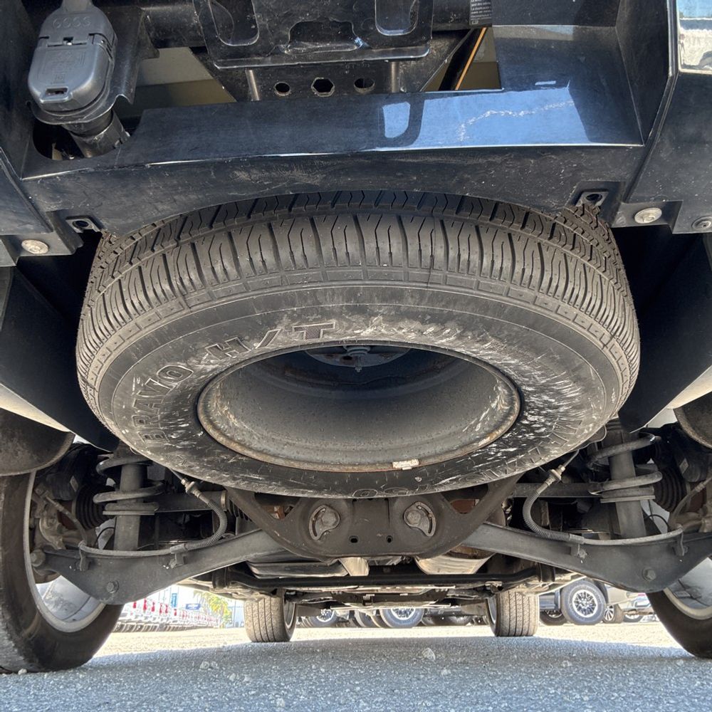 2022 Cadillac Escalade ESV - Image 9