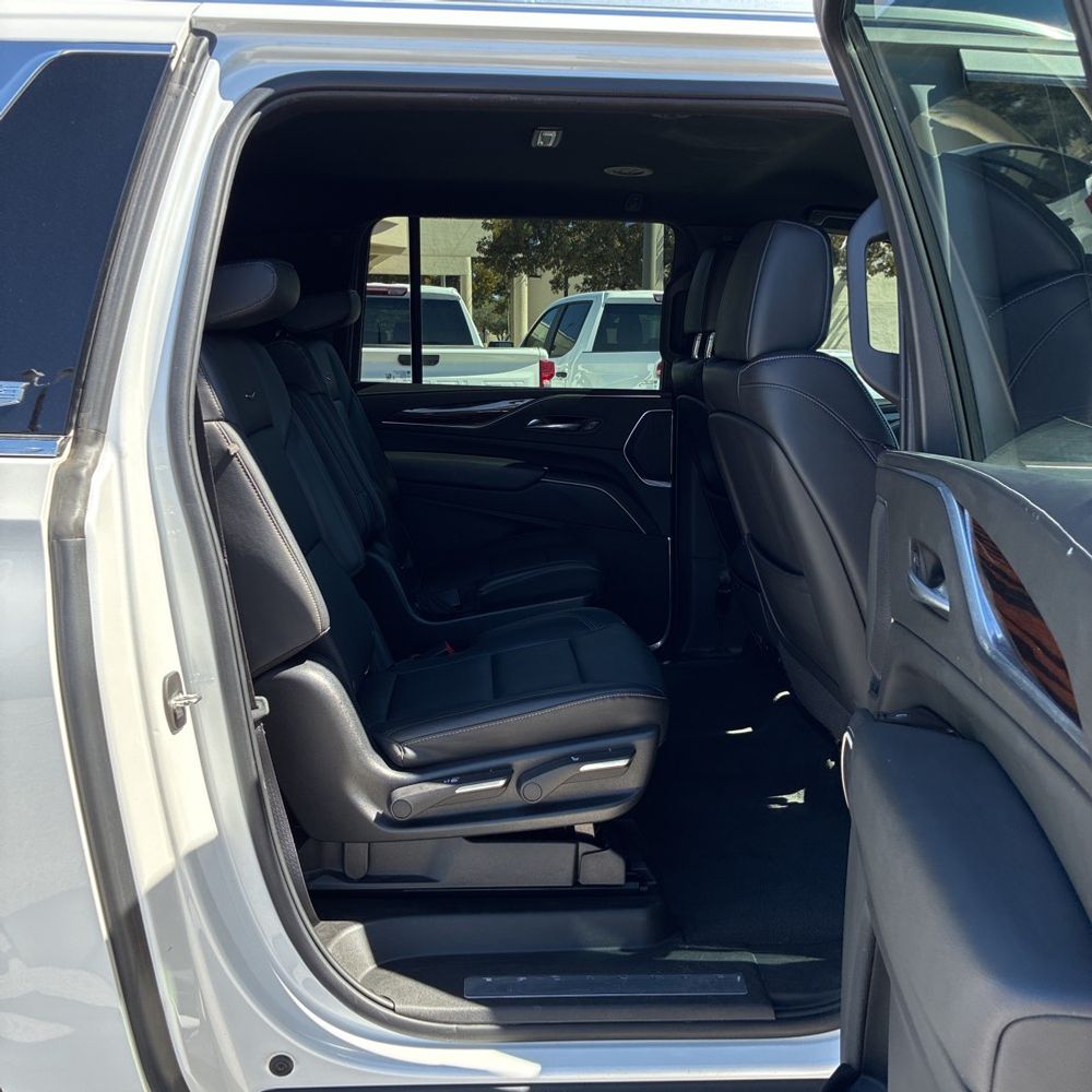 2022 Cadillac Escalade ESV - Image 10