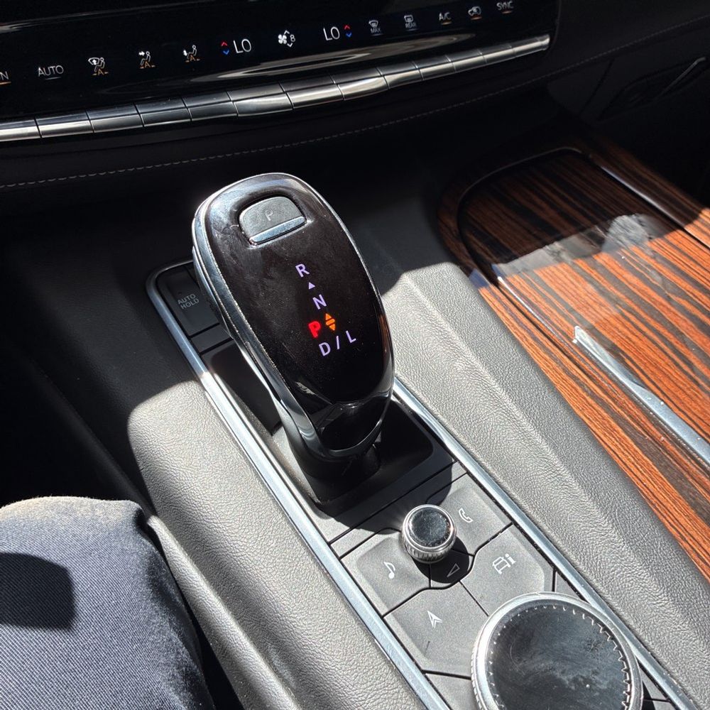 2022 Cadillac Escalade ESV - Image 18