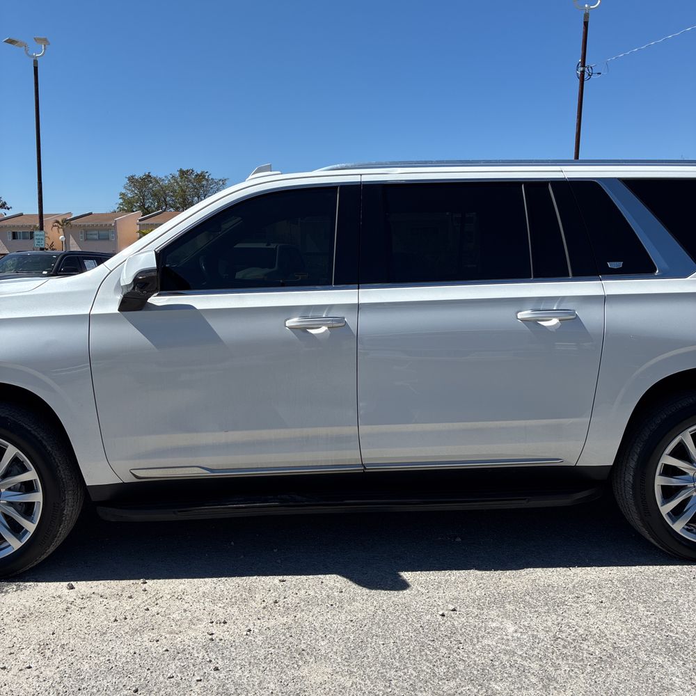 2022 Cadillac Escalade ESV - Image 24