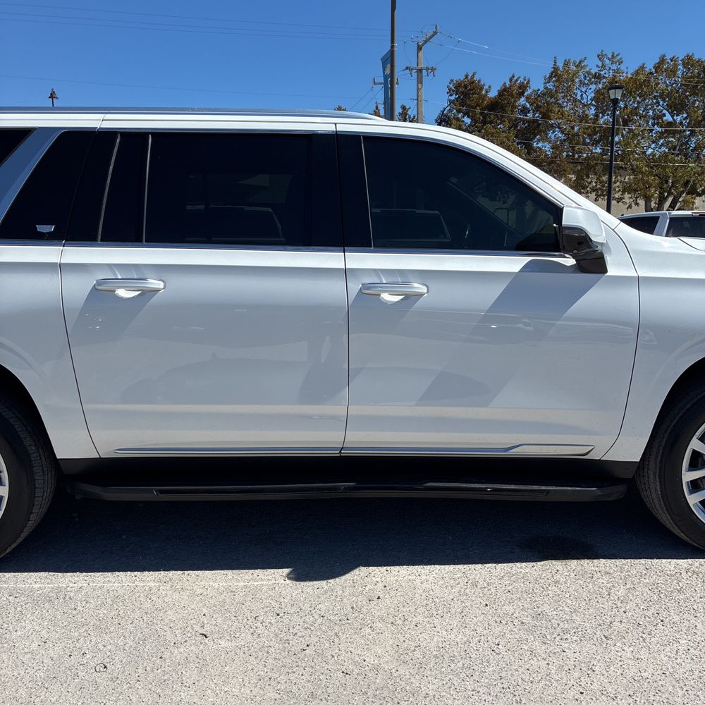 2022 Cadillac Escalade ESV - Image 25