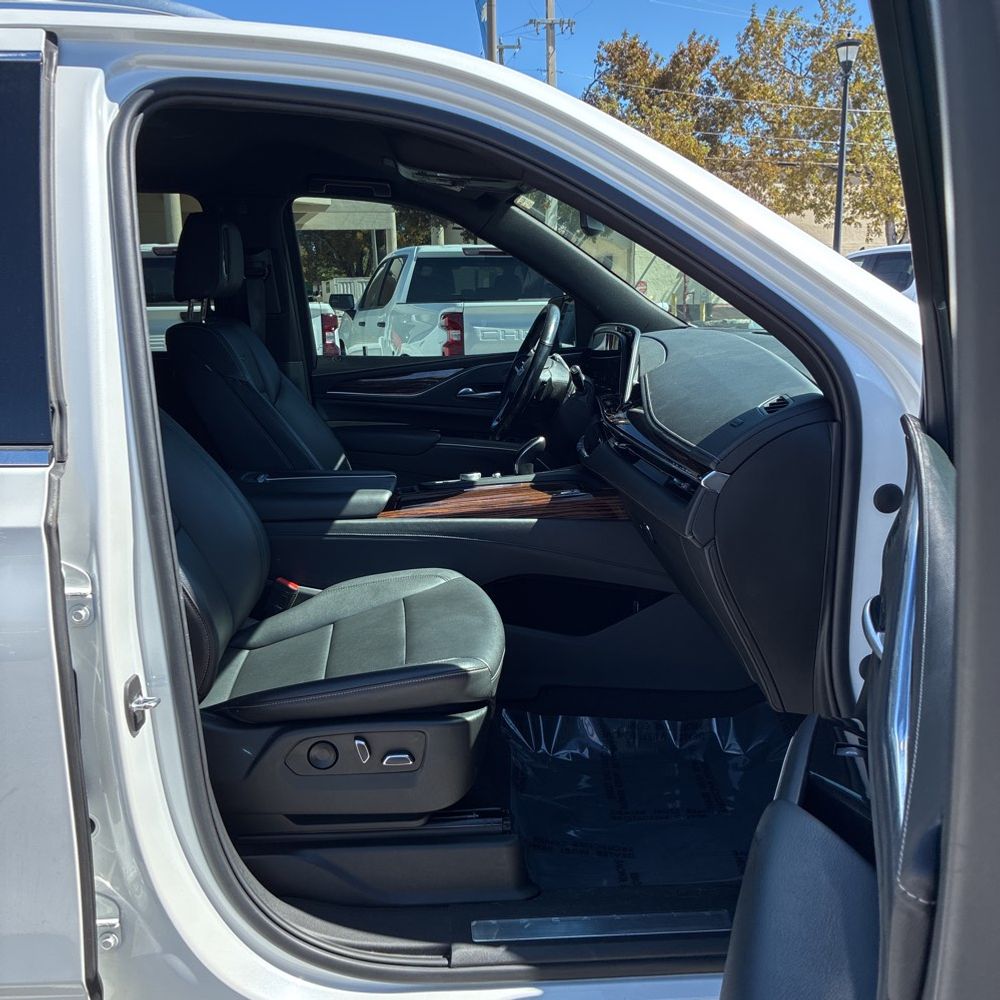 2022 Cadillac Escalade ESV - Image 31