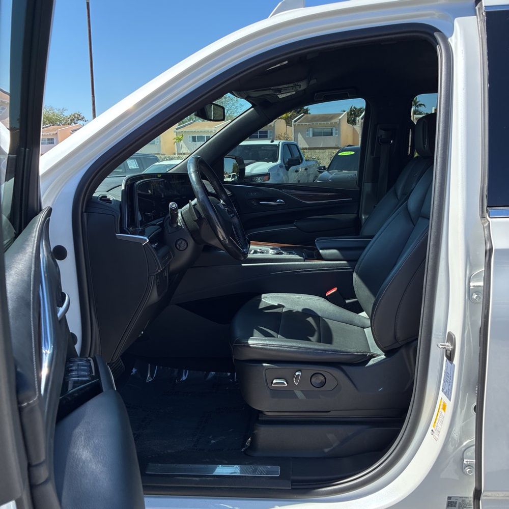 2022 Cadillac Escalade ESV - Image 35