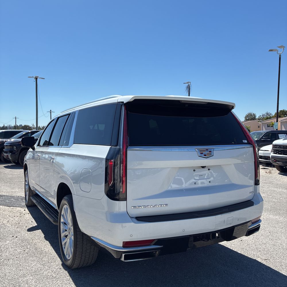 2022 Cadillac Escalade ESV - Image 45