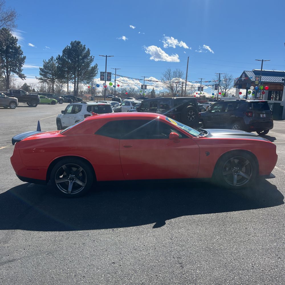 2022 Dodge Challenger - Image 9