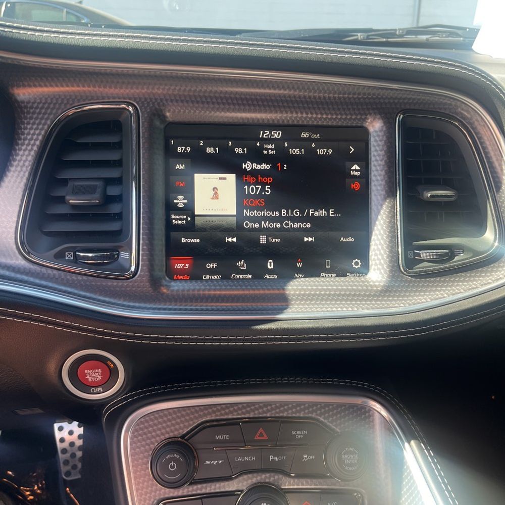 2022 Dodge Challenger - Image 32