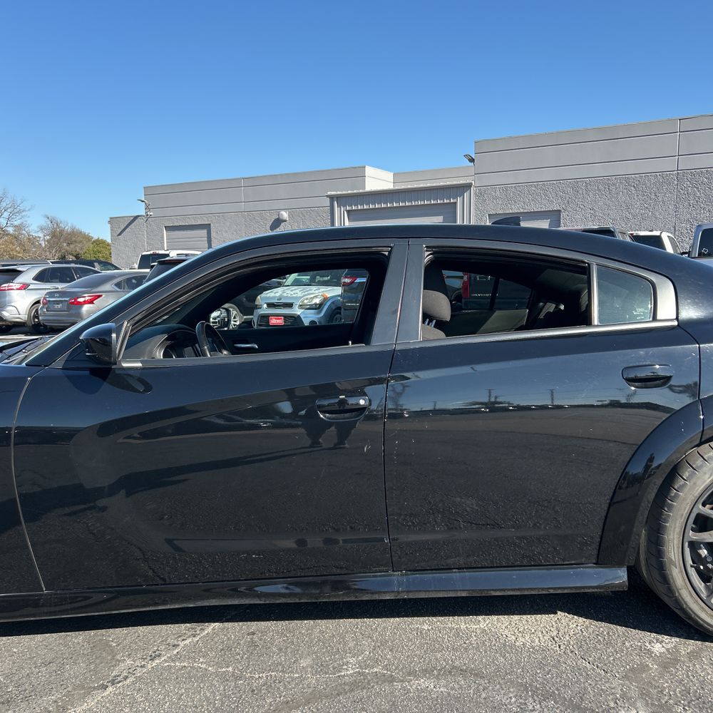 2020 Dodge Charger - Image 9