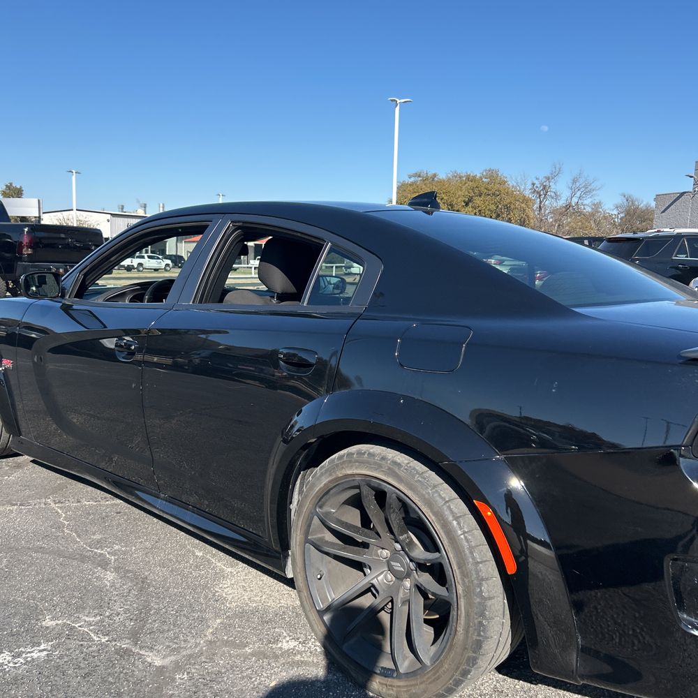 2020 Dodge Charger - Image 10