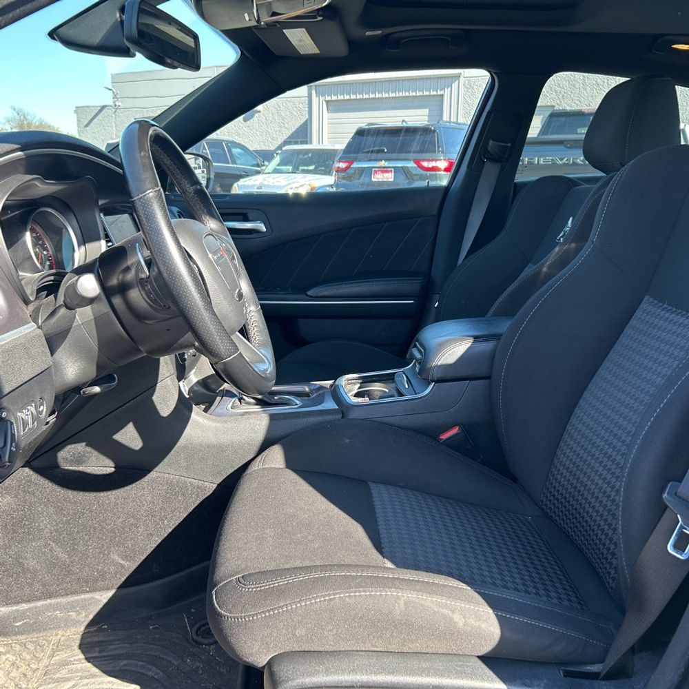 2020 Dodge Charger - Image 14