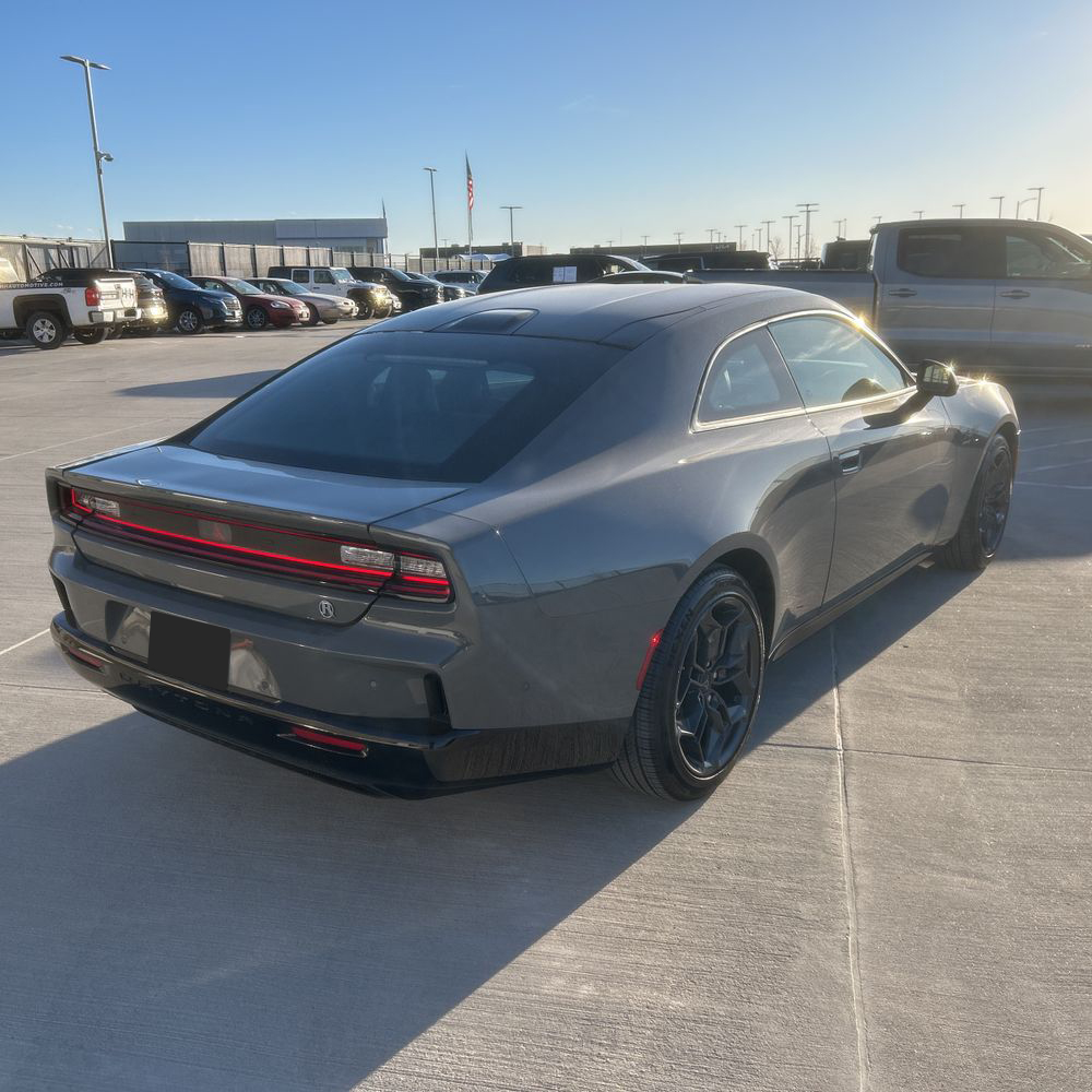 2025 Dodge Charger Daytona - Image 9