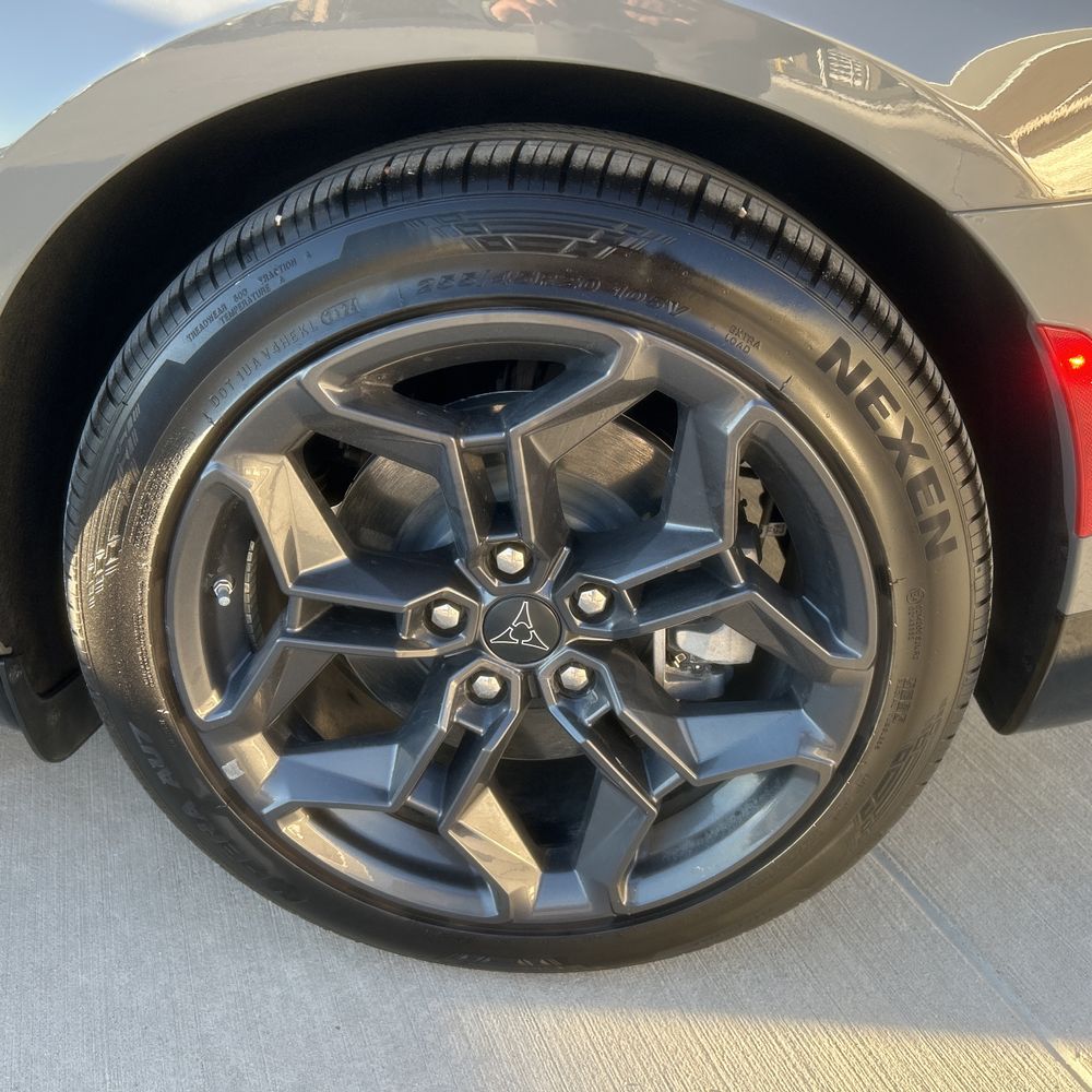 2025 Dodge Charger Daytona - Image 17
