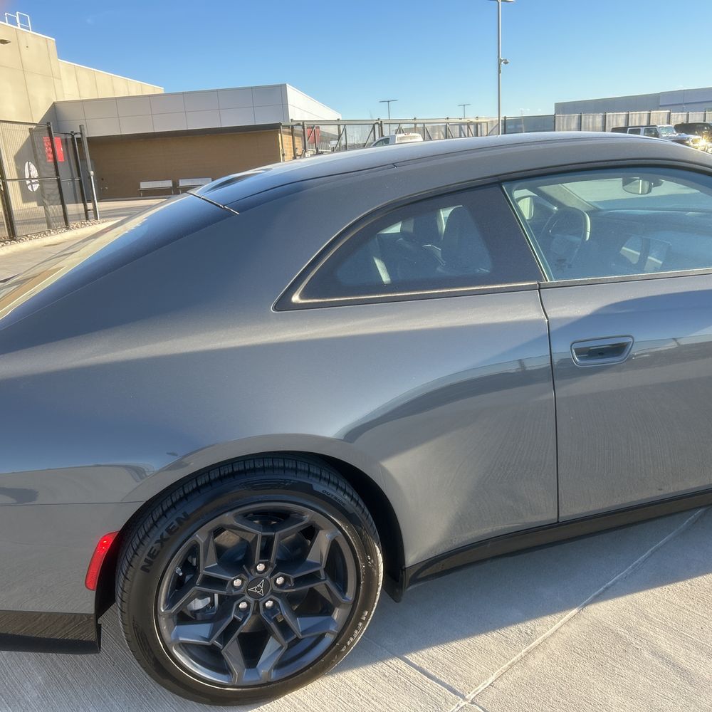 2025 Dodge Charger Daytona - Image 23