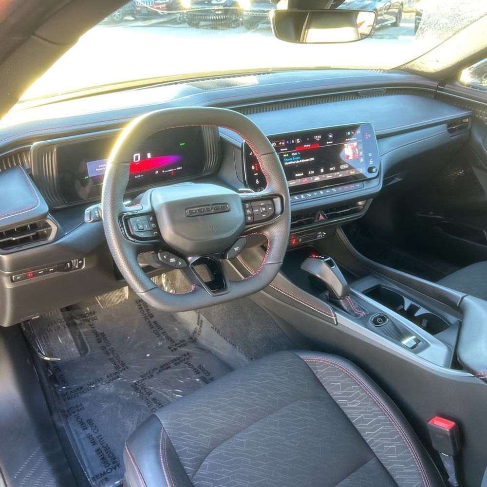 2025 Dodge Charger Daytona - Image 24