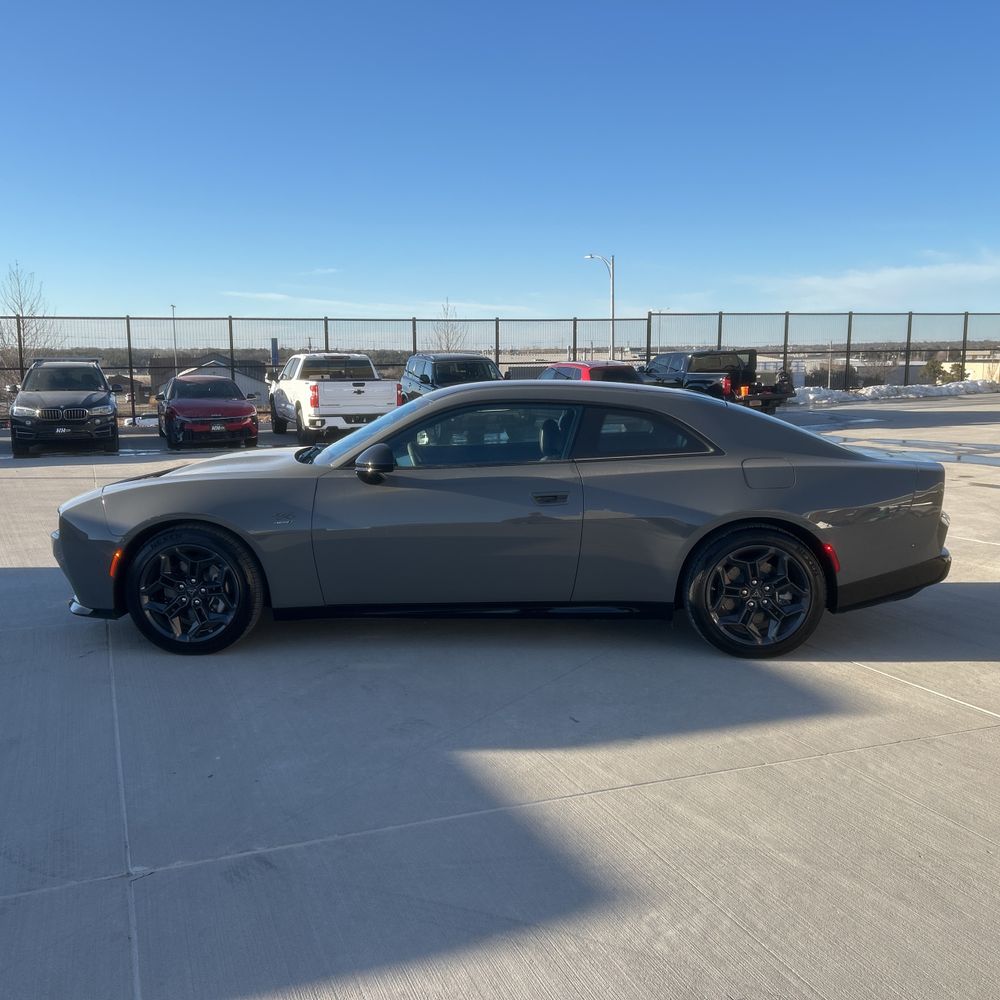 2025 Dodge Charger Daytona - Image 46