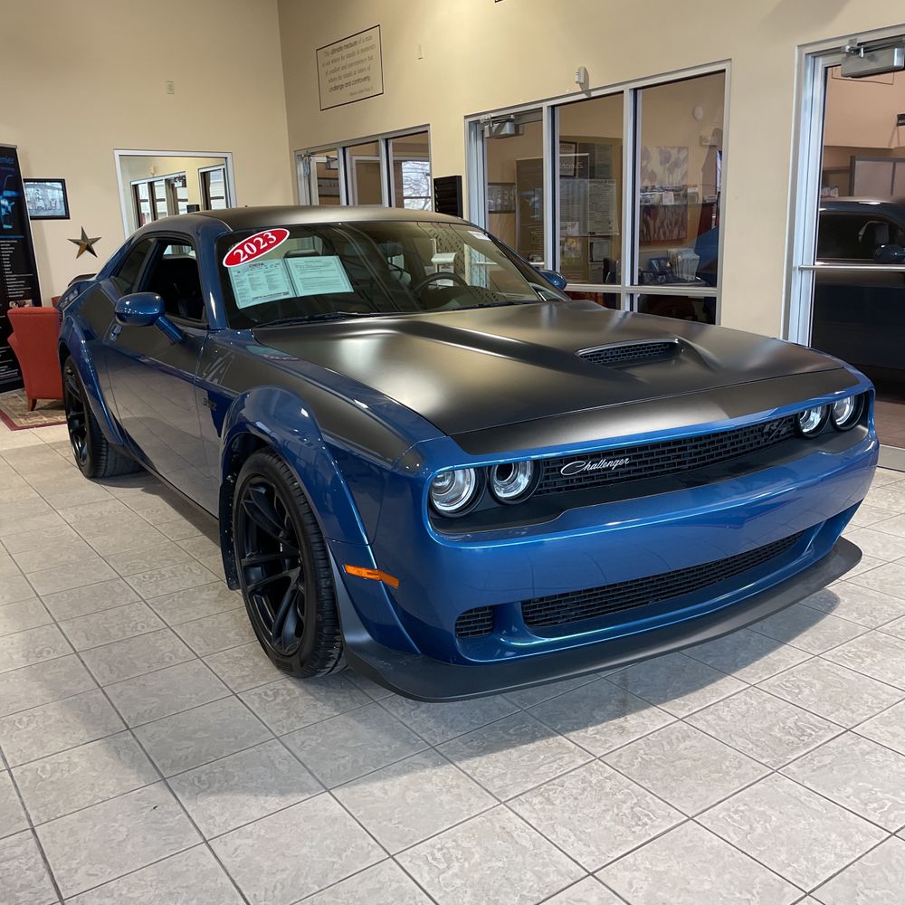2023 Dodge Challenger - Image 8