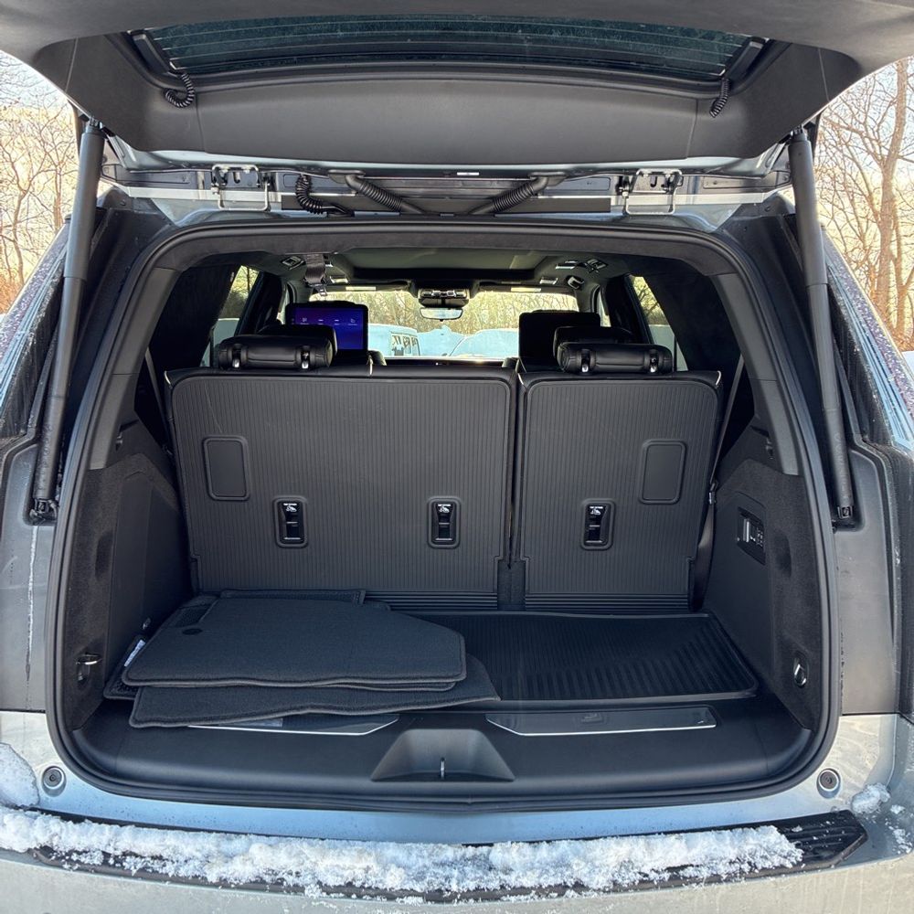 2026 Cadillac Escalade - Image 18