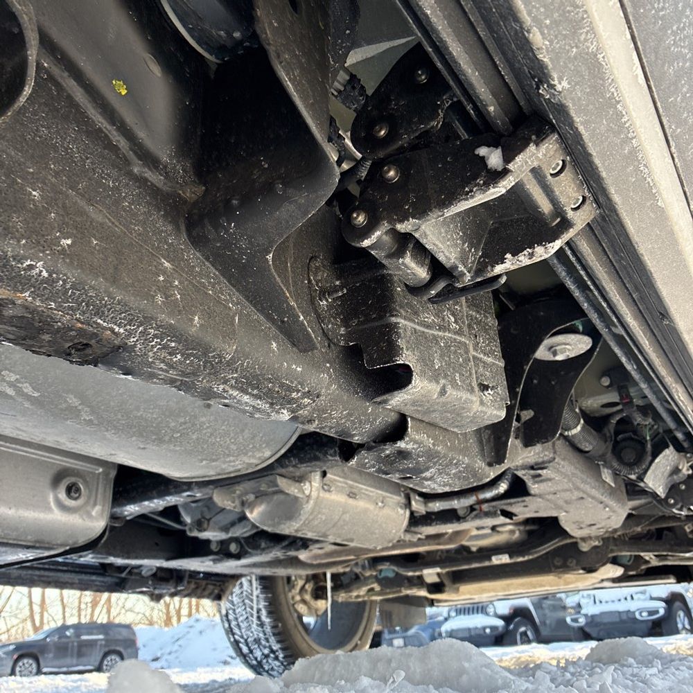 2026 Cadillac Escalade - Image 23