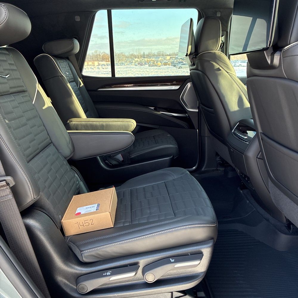 2026 Cadillac Escalade - Image 32