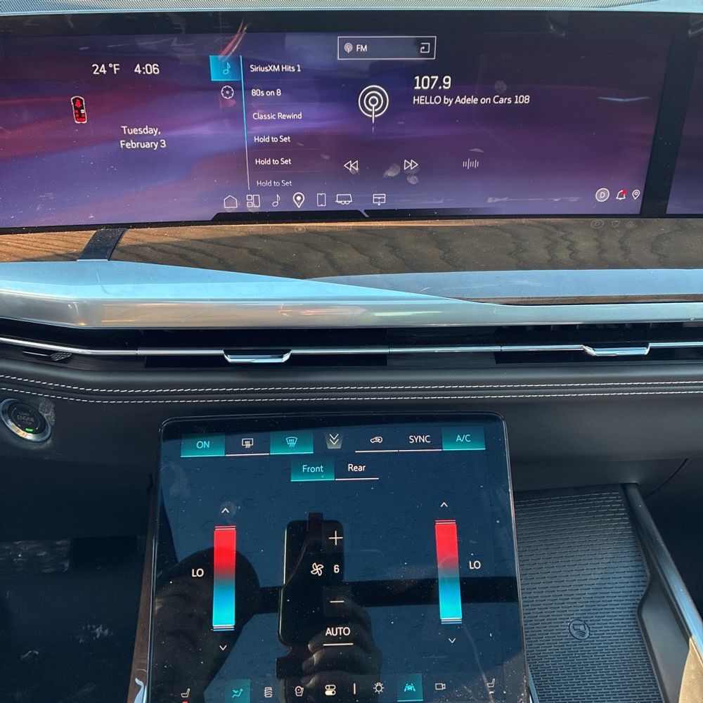 2026 Cadillac Escalade - Image 46