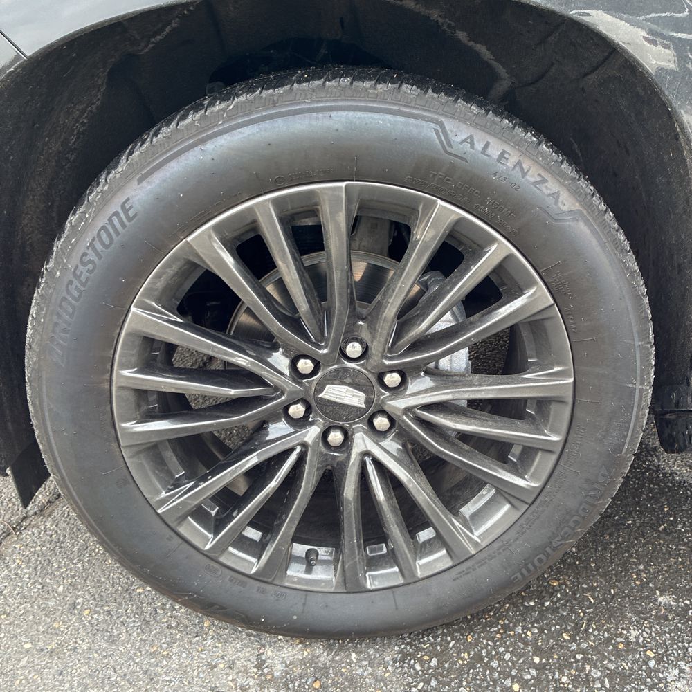 2025 Cadillac Escalade ESV - Image 2