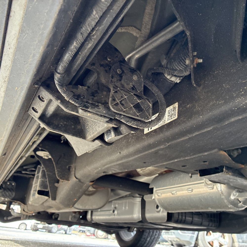 2025 Cadillac Escalade ESV - Image 3