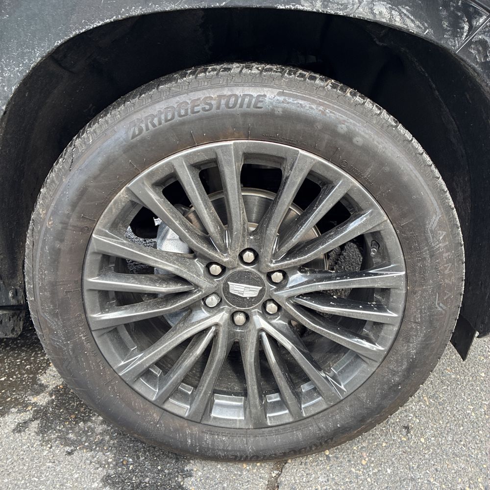 2025 Cadillac Escalade ESV - Image 5