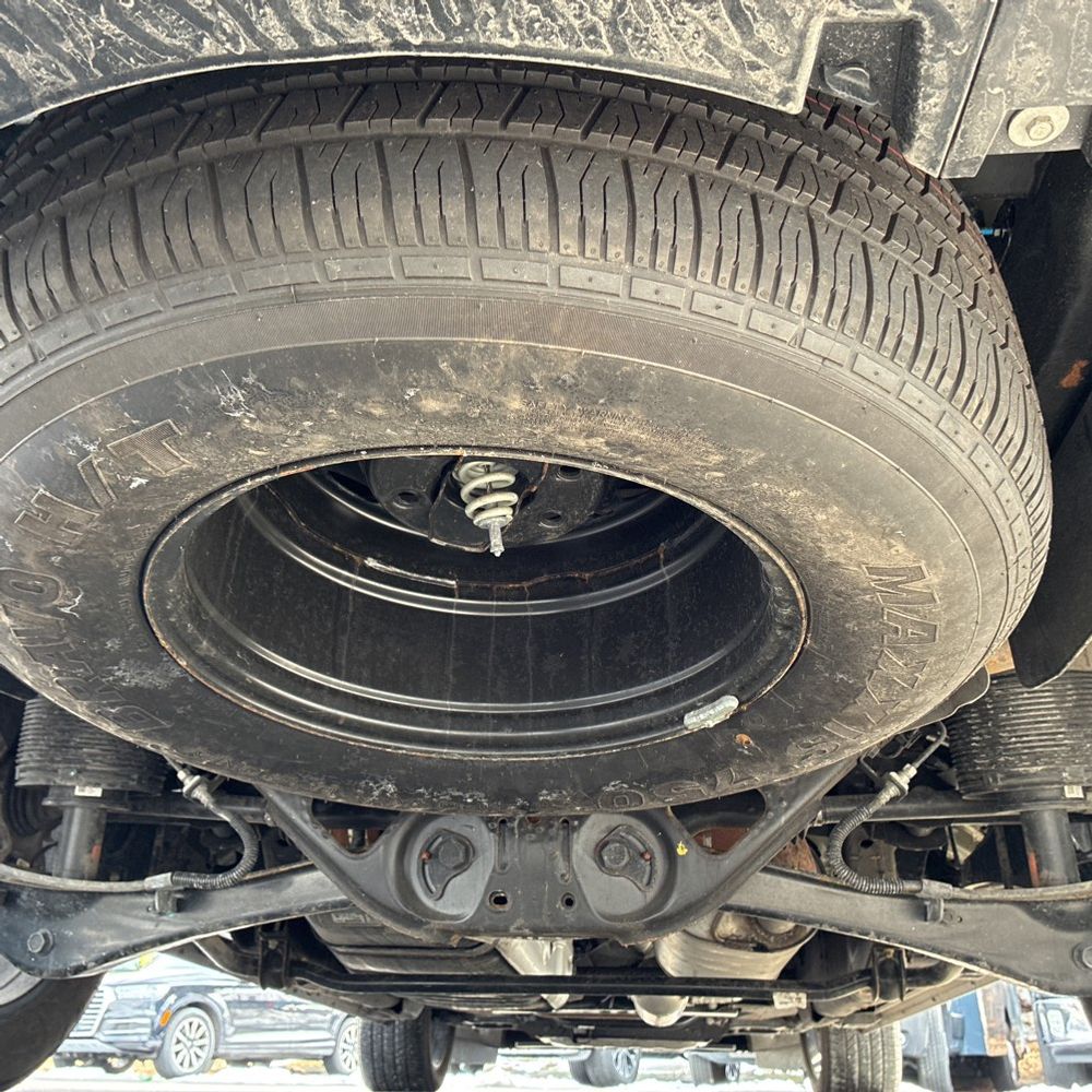 2025 Cadillac Escalade ESV - Image 6