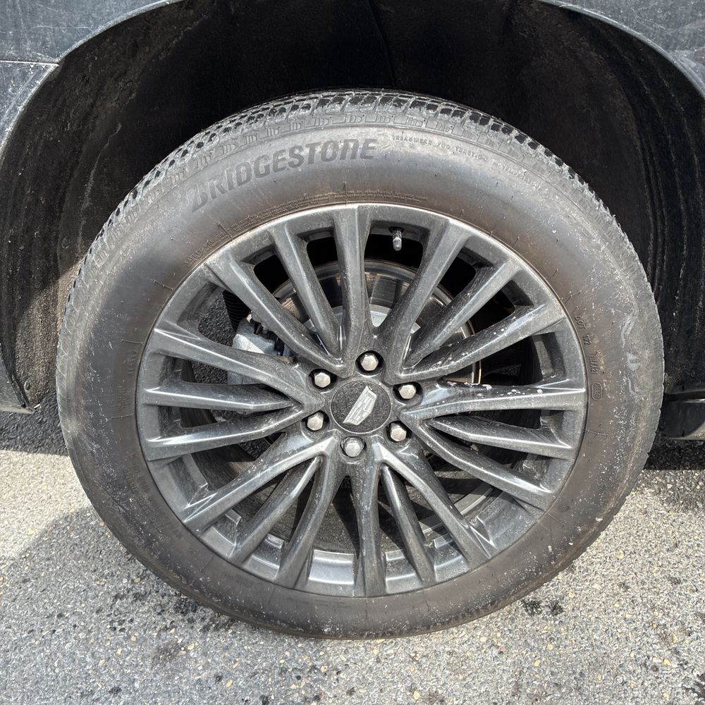 2025 Cadillac Escalade ESV - Image 39