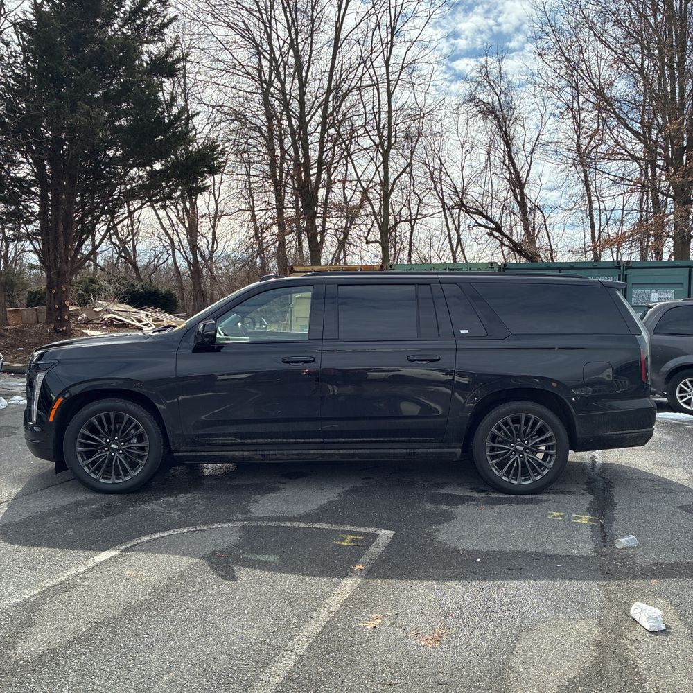 2025 Cadillac Escalade ESV - Image 41