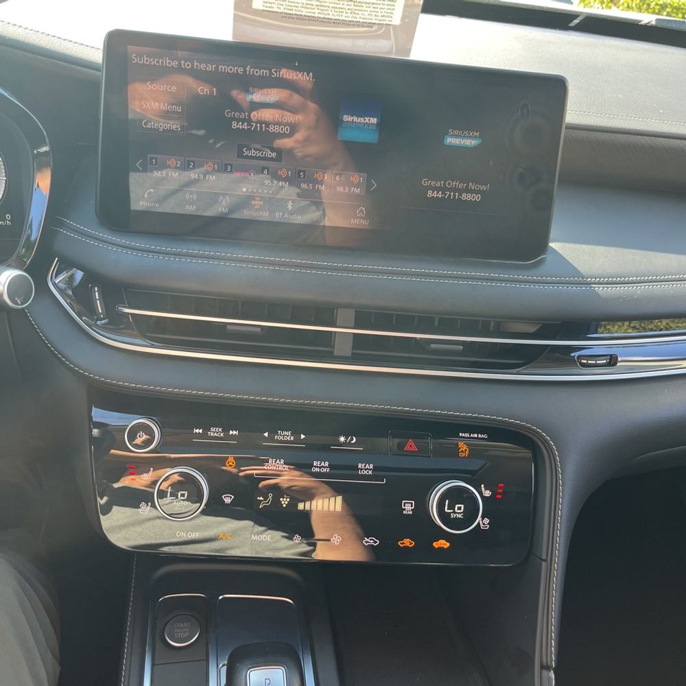2022 INFINITI QX60 - Image 12